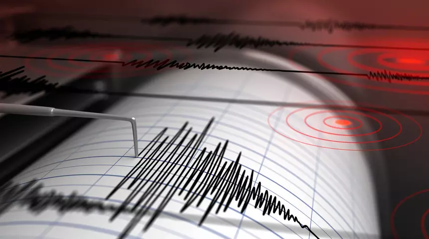 5.0 büyüklüğündeki İstanbul depremi sonrası panik! Şener Üşümezsoy: İstanbul’a doğru giden bir deprem