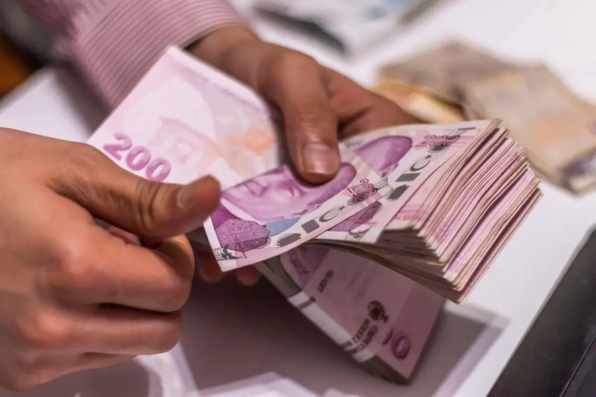 Emeklilik yaşı değişiyor mu? Nihat Zeybekçi’den kafa karıştıran açıklama