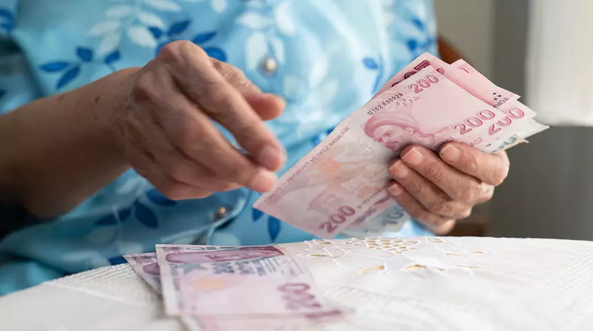Emeklinin 2026 Ocak zammı için uzman isim rakam verdi ‘Refah payı…’ SSK ve Bağ-Kur’lu için oranı açıkladı