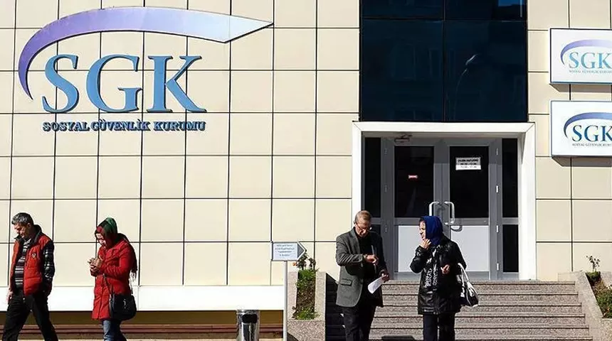 SGK’dan emeklilere beklenmeyen tebligat! 3 gün süre verildi, maaşları faiziyle geri isteniyor