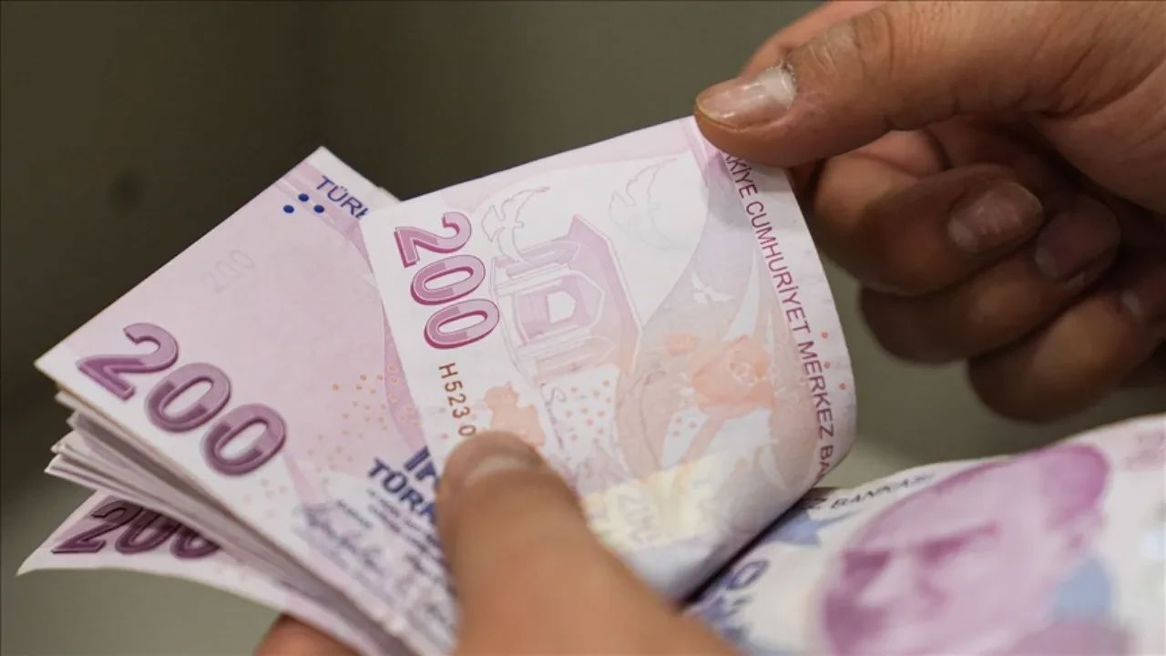 Emekli Olunca Ne Kadar Maaş Alırım? 4A, 4B, 4C Emekli Maaşı Hesaplama 2025